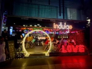 Thai cuisine and modern dining trends shaping the future of Bangkok restaurants.
